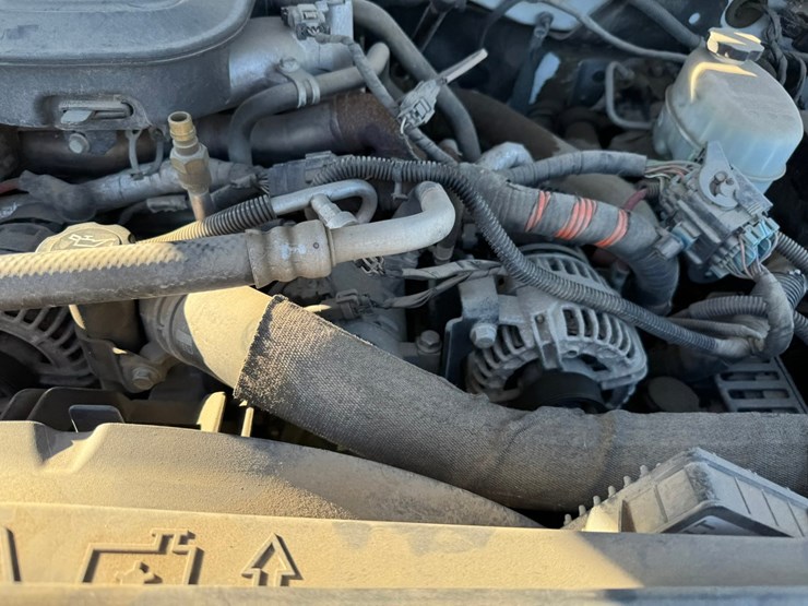 2014-chevrolet-3500-image-47