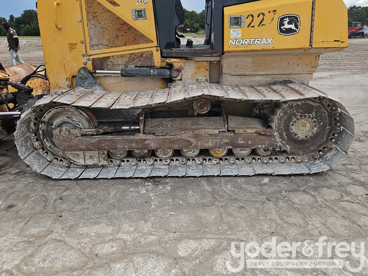 2013-deere-650k-lgp-image-18
