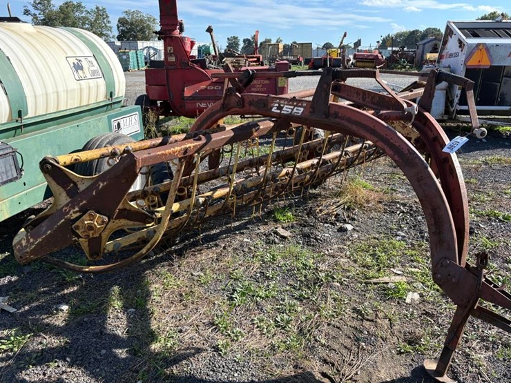 new-holland-258-image-1