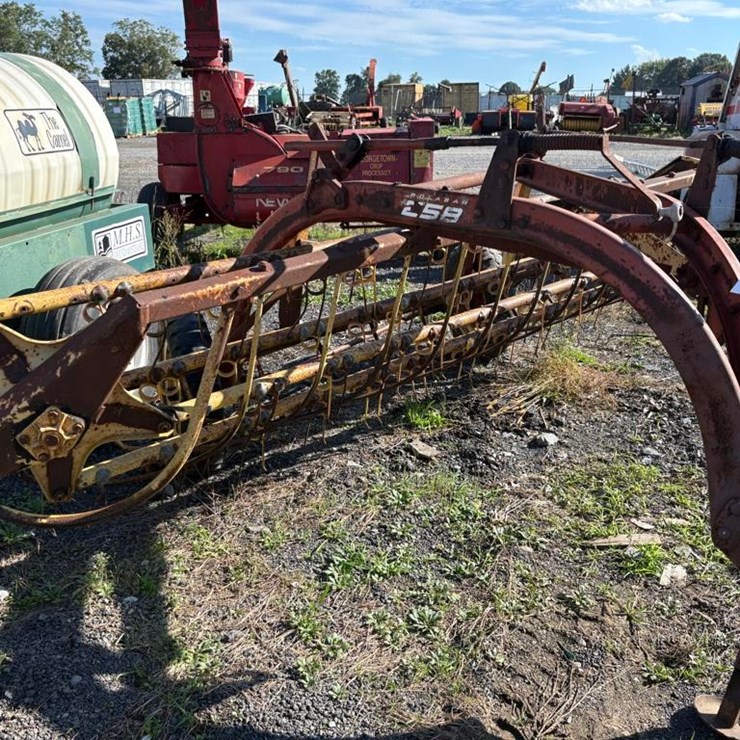 NEW HOLLAND 258