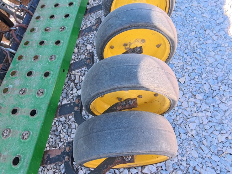 john-deere-450-image-30