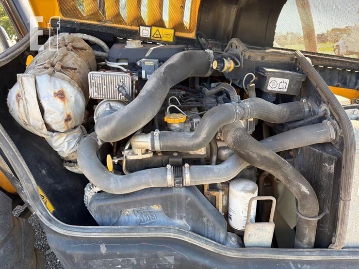 2017-jcb-512-56-image-41