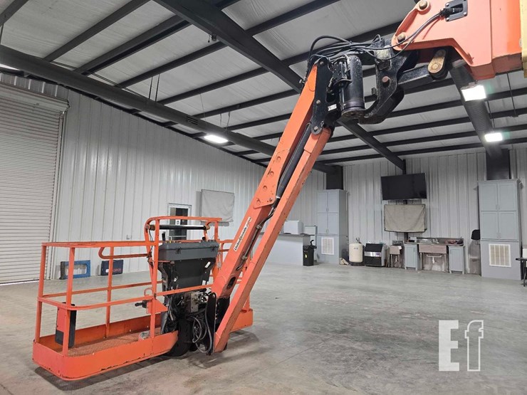 2016-jlg-1250ajp-image-18