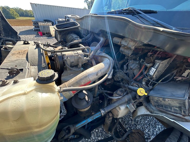 2002-international-durastar-4400-image-37