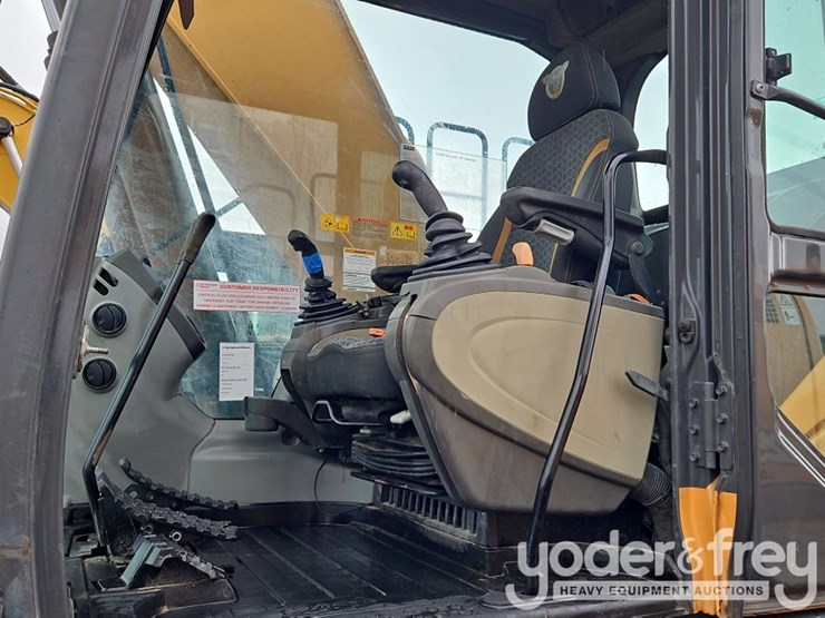 2019-case-cx300d-image-7