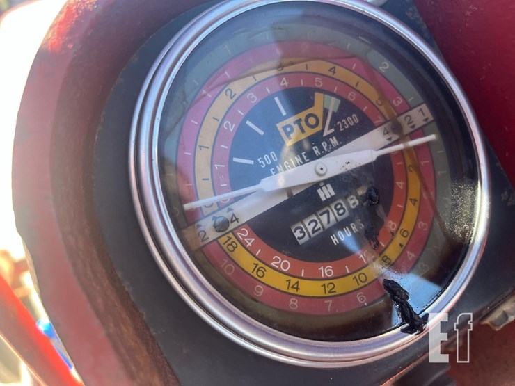 1964-case-ih-farmall-706-image-11