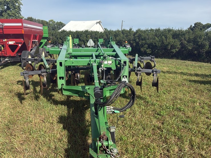 john-deere-2700-image-2