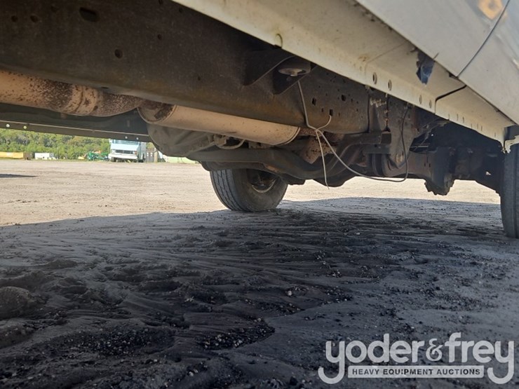 2014-ford-f350-xl-image-15