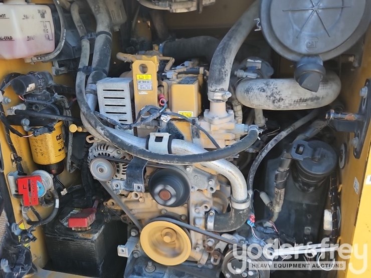 2021-caterpillar-279d3-image-24
