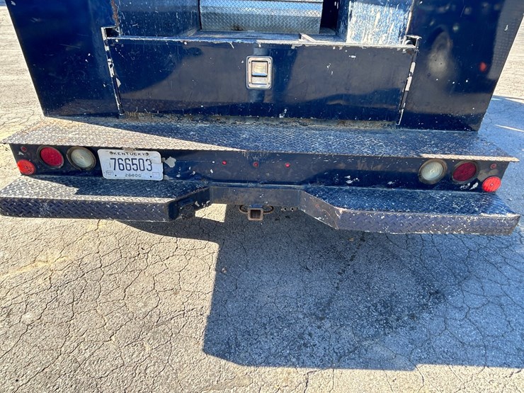 2017-gmc-3500-image-18