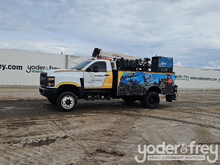 2020-chevrolet-silverado-5500hd-image-2
