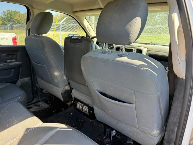 2016-dodge-1500-image-48