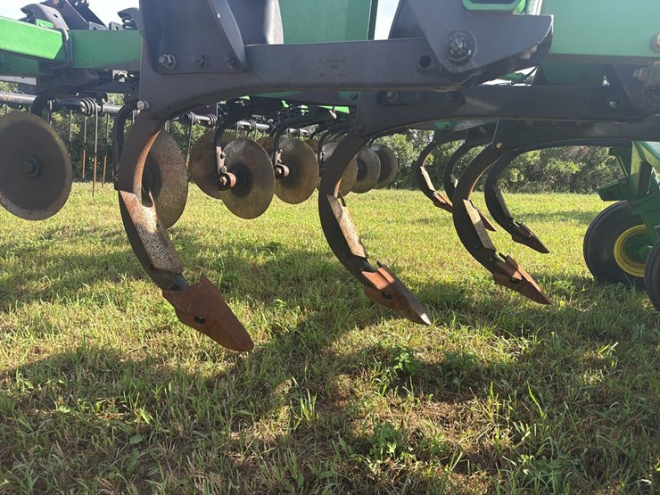 john-deere-2700-image-11