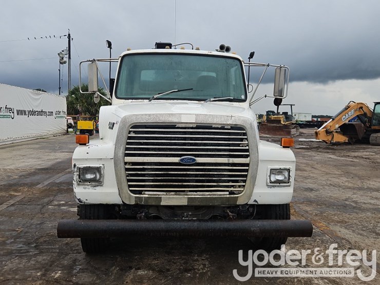 1990-ford-l8000-image-10