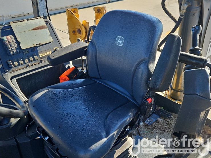 2016-deere-310sl-image-27