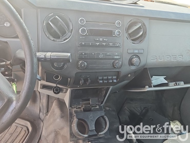 2014-ford-f350-xl-image-28