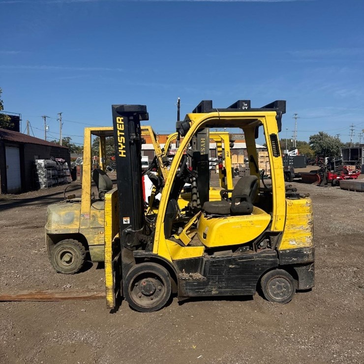 Hyster Co Triple-Mast LP Forklift Model 70