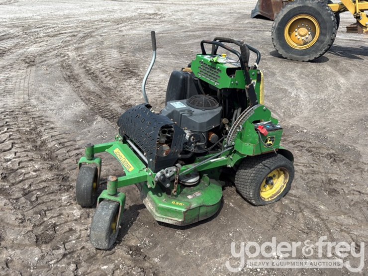 2014-john-deere-636m-image-1