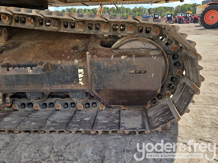 2019-deere-210g-image-23