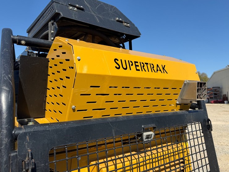2024-supertrak-sk200tr-image-8