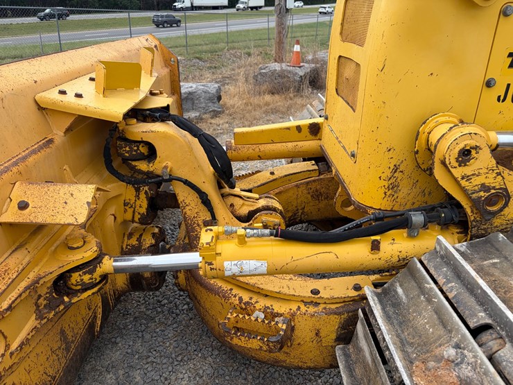 2018-komatsu-d51pxi-24-image-2