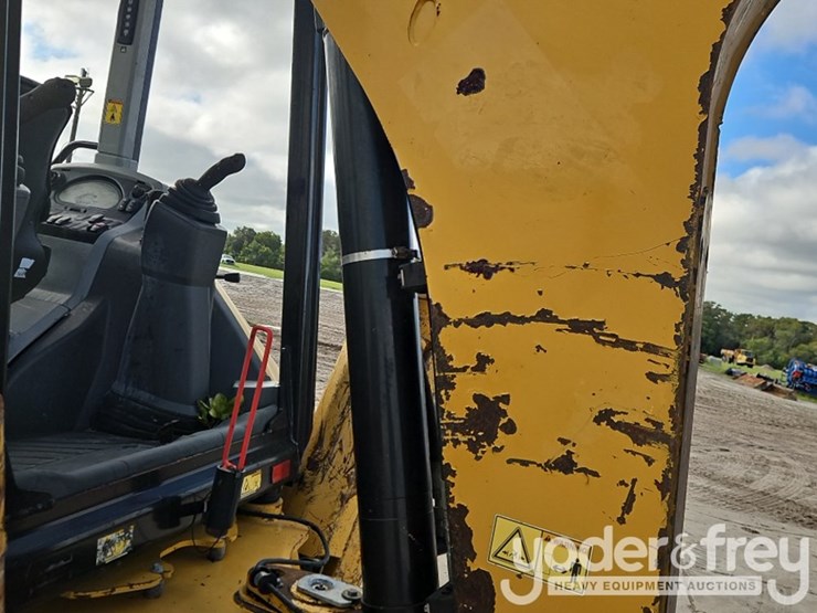 2018-caterpillar-420f2-it-image-17