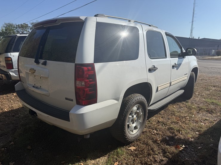 2009-chevrolet-tahoe-image-3
