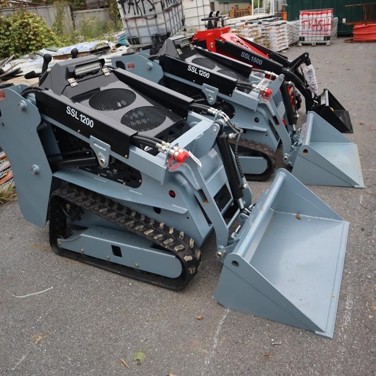 SSL 1200 Mini Skidsteer