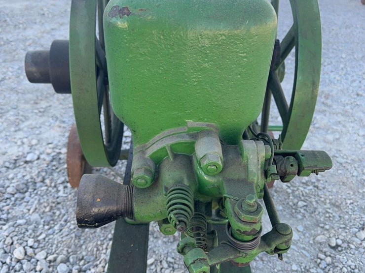 john-deere-112-image-17