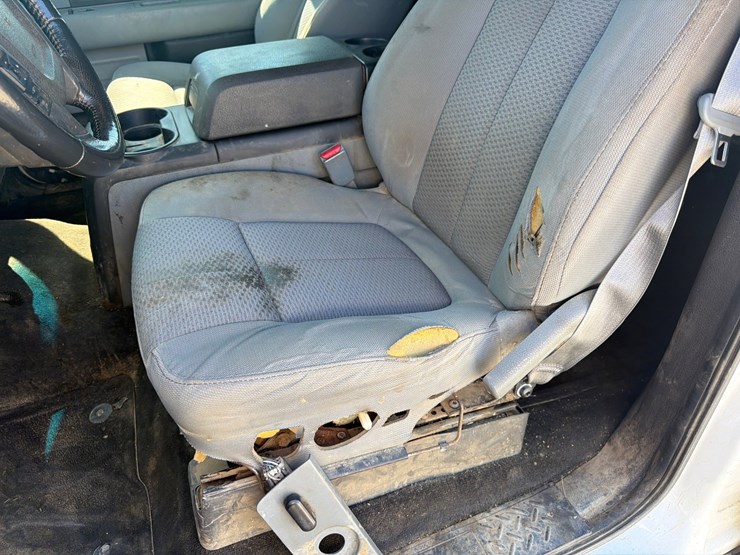 2013-ford-f150-xlt-image-34