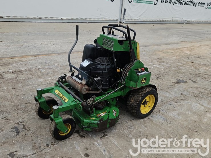 2018-john-deere-636m-image-1