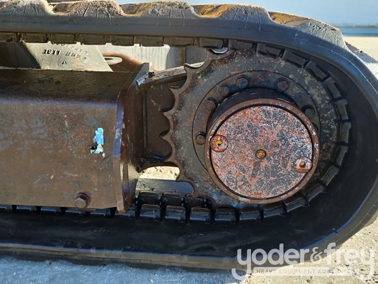 2021-deere-30g-image-27