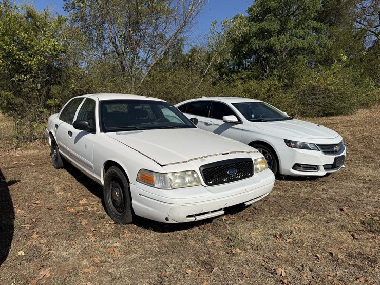 #46834-•-2008-ford-crown-victoria-sedan-2fafp71v68x125810-inv#46834-image-2