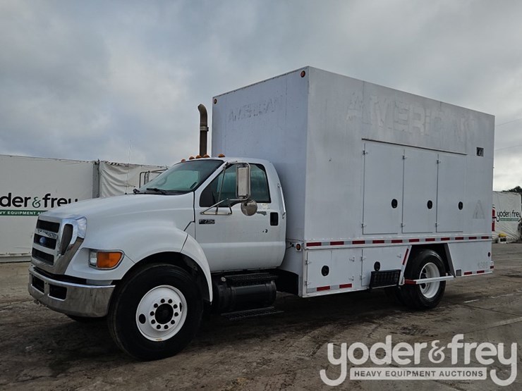 2008-ford-f750-image-1