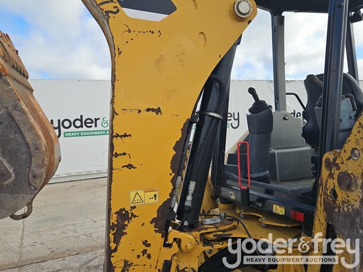 2018-caterpillar-420f2-it-image-21