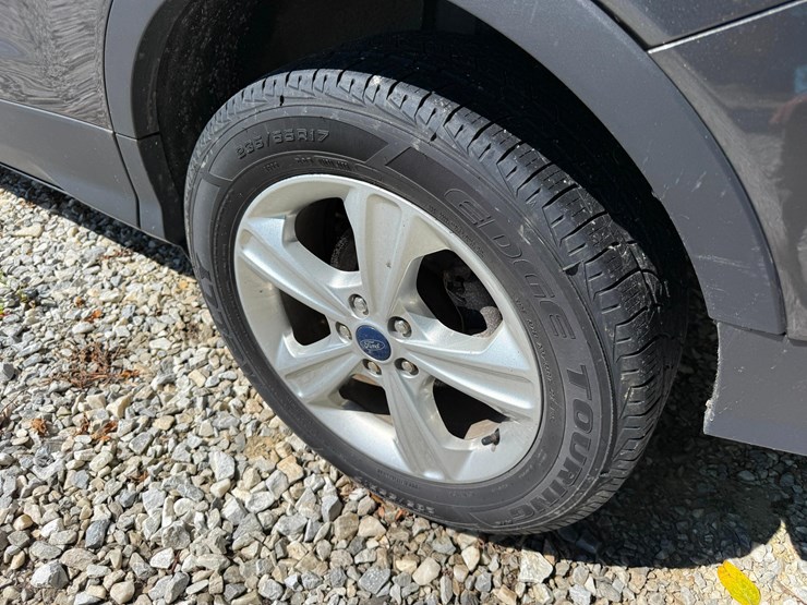 2015-ford-escape-image-19