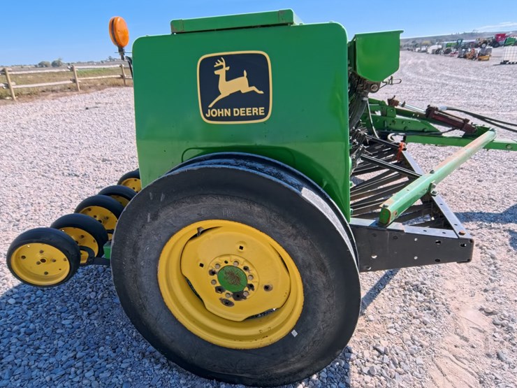 john-deere-450-image-41