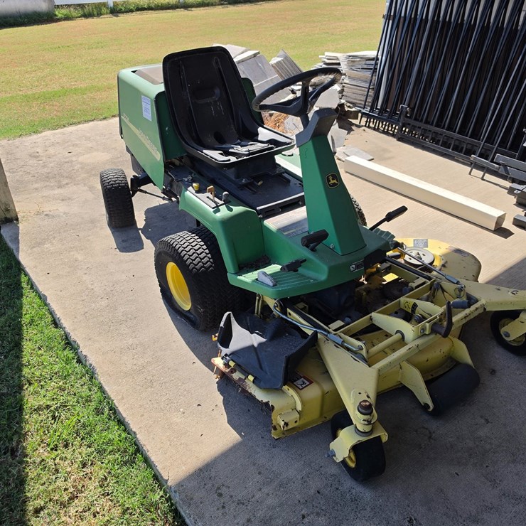 JOHN DEERE F725