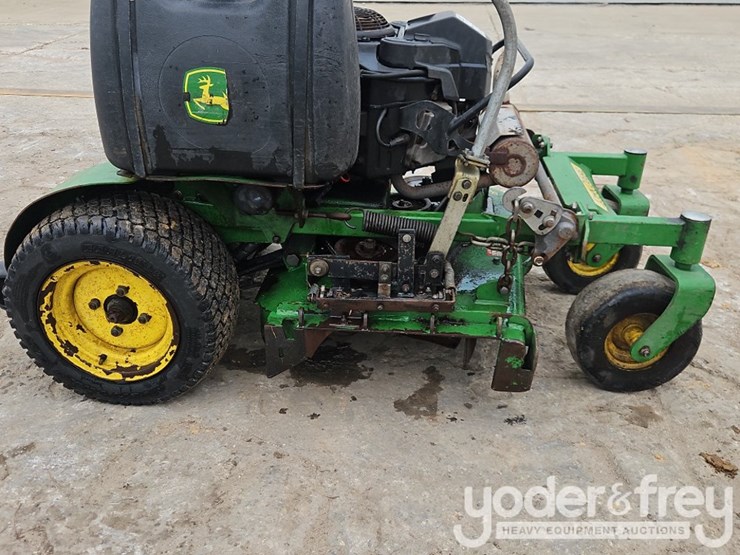 2018-john-deere-636m-image-7