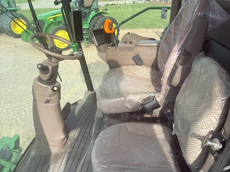 2012-john-deere-s550-image-16