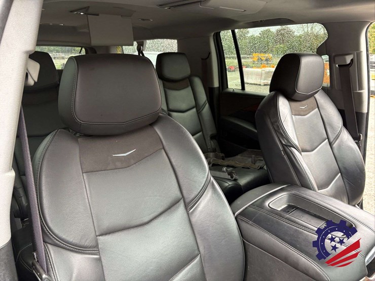 2017-cadillac-escalade-esv-luxury-image-51