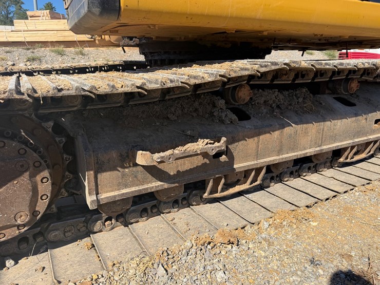 2016-caterpillar-323fl-image-11