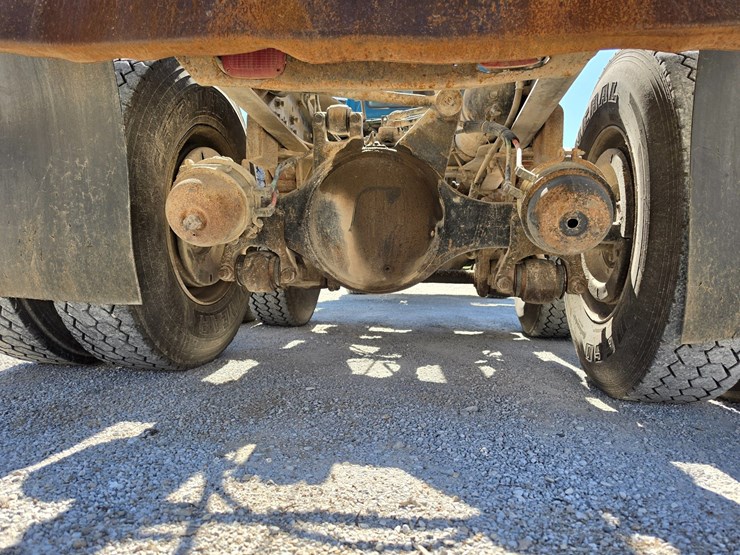 1996-ford-lt8000-image-55