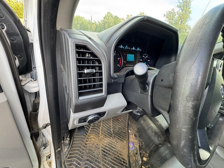 2019-ford-f350-xl-image-35