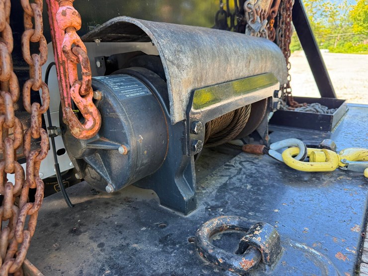 2018-freightliner-122sd-image-9
