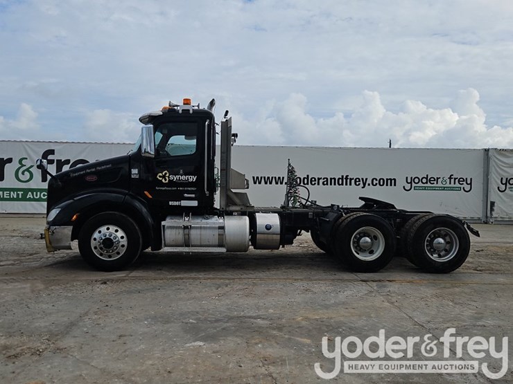 2019-peterbilt-579-image-3