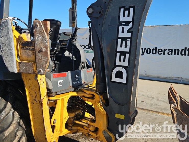 2016-deere-310sl-image-16