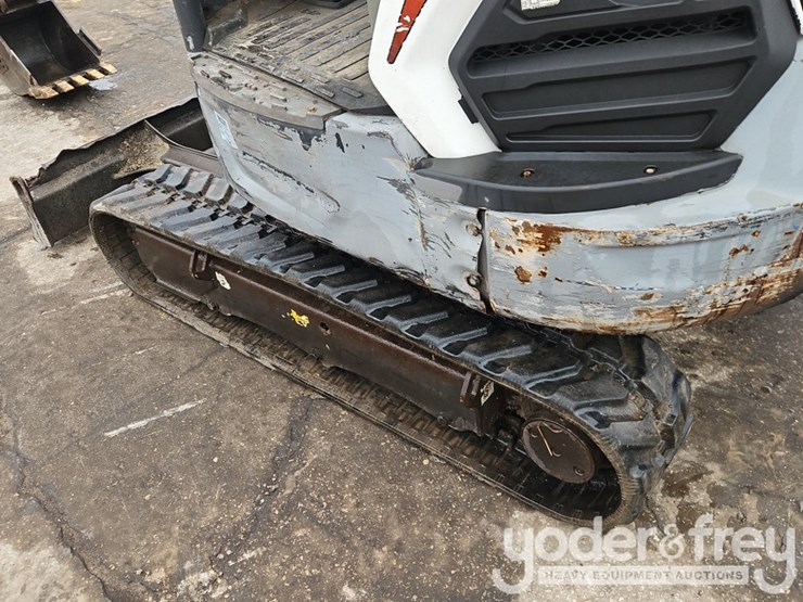 2020-bobcat-e32-image-26