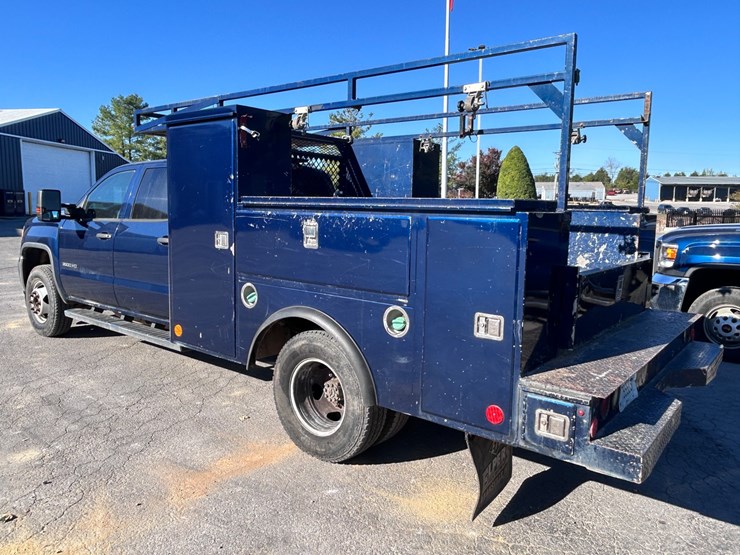 2017-gmc-3500-image-5