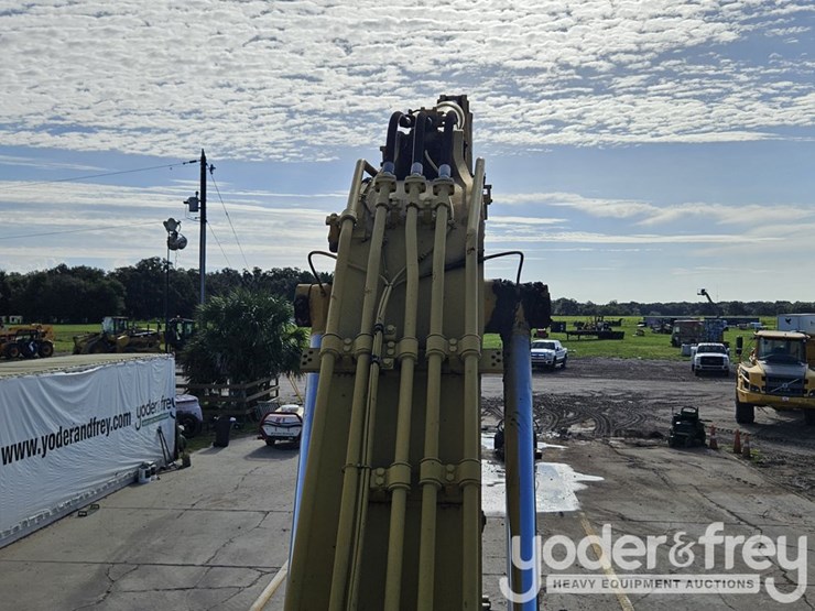 2015-komatsu-pc360-lc-11-image-31
